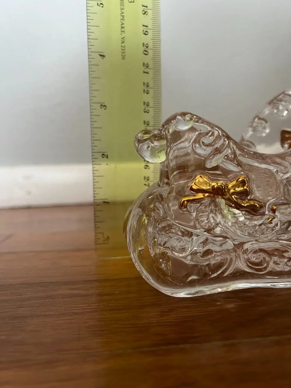 Glass sleigh with decorative gold-painted bows | Vintage